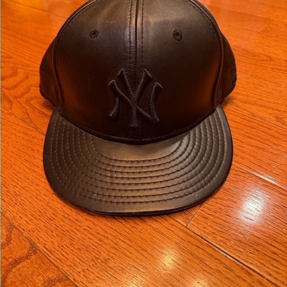NY black  Leather fitted Cap size 7 3/8